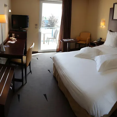Отель Western La Fayette Et 4*