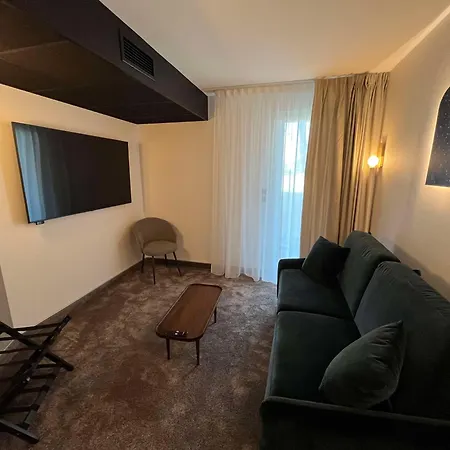 وسبا بست ويسترن بلس لافاييت 4*
