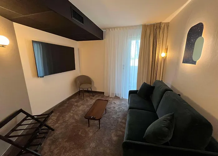 Western La Fayette Et Épinal